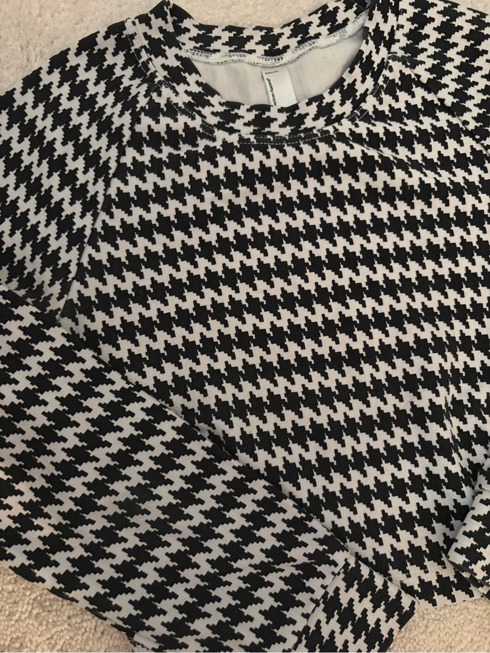Black & White Houndstooth Cropped Crewneck Sweater Top - Picture 2 of 3
